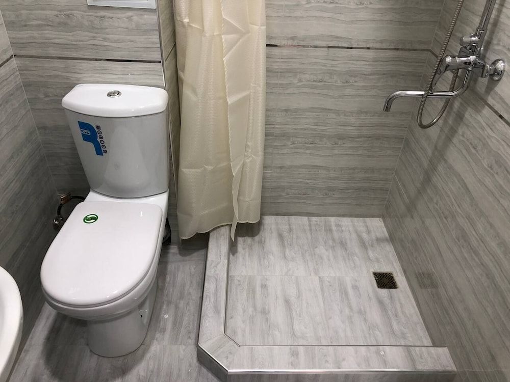 Old Station Hotel Family Room 12