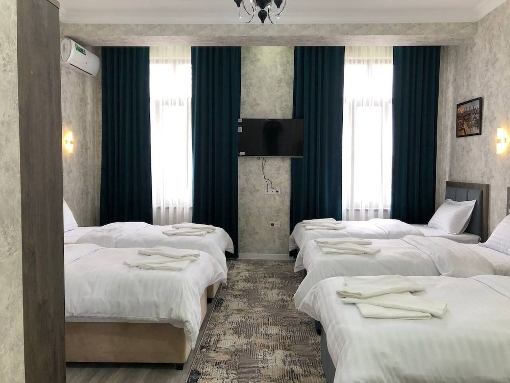 Old Station Hotel Family Room 9