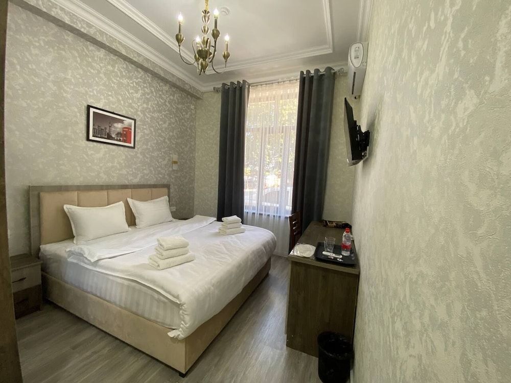 Old Station Hotel Basic Double Room Single Use, 1 Twin Bed 2
