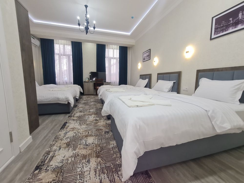 Old Station Hotel Family Room 6