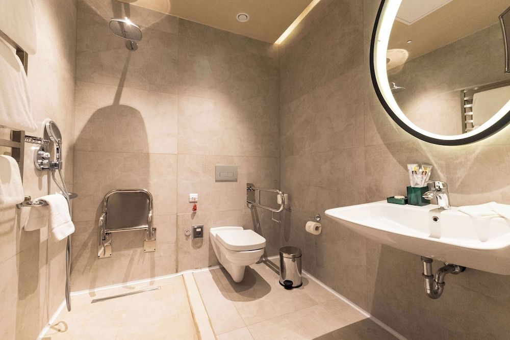 Hilton Garden Inn Samarkand Afrosiyob Room, 1 King Bed 7