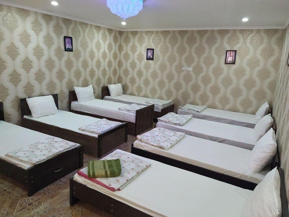 Family Room (8 Beds)