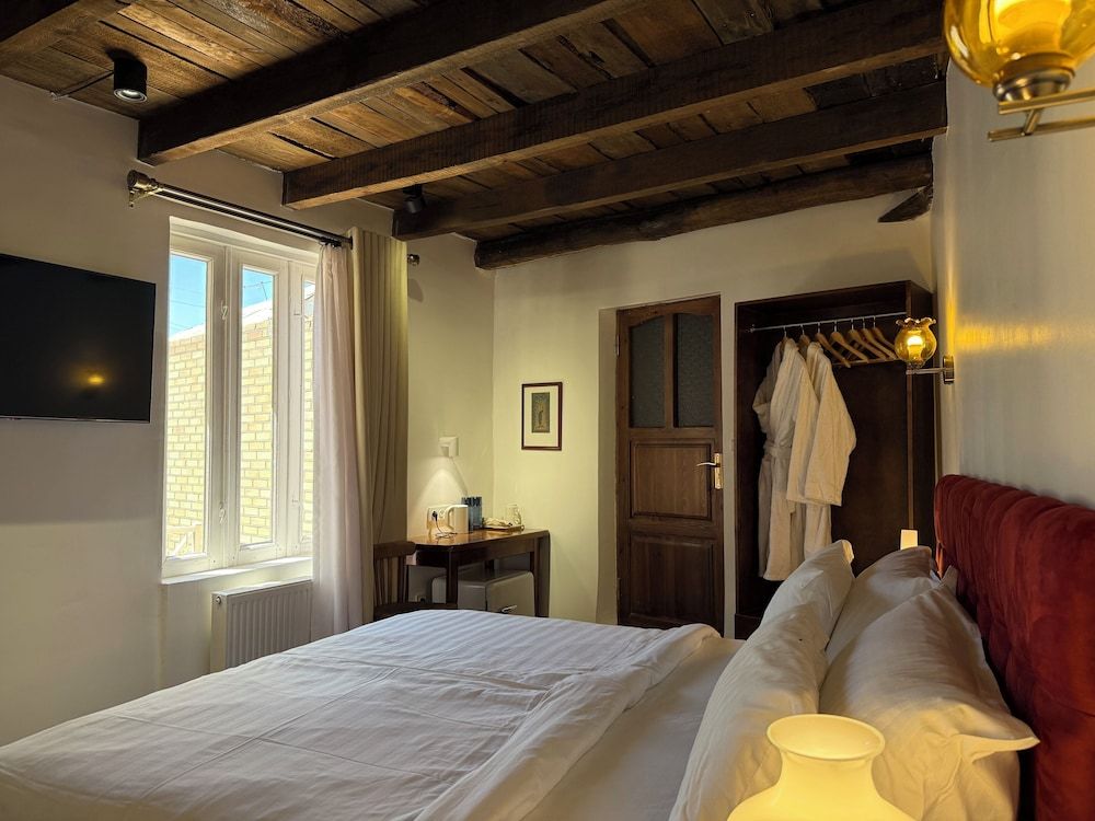 Usman Heritage Hotel Design Double or Twin Room 9