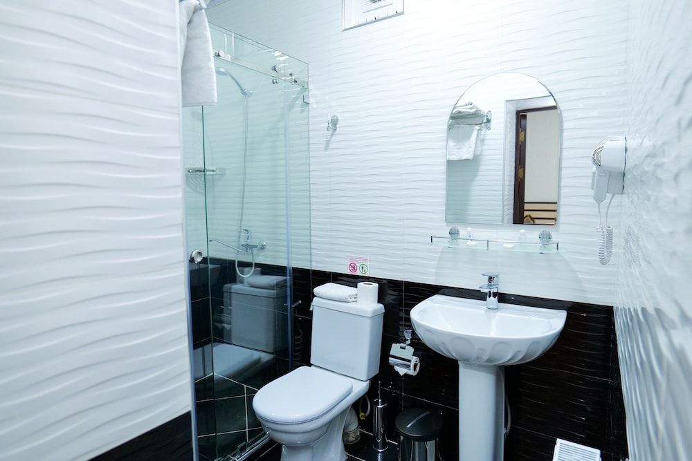 Rayyan Hotel Bukhara Triple Room 5