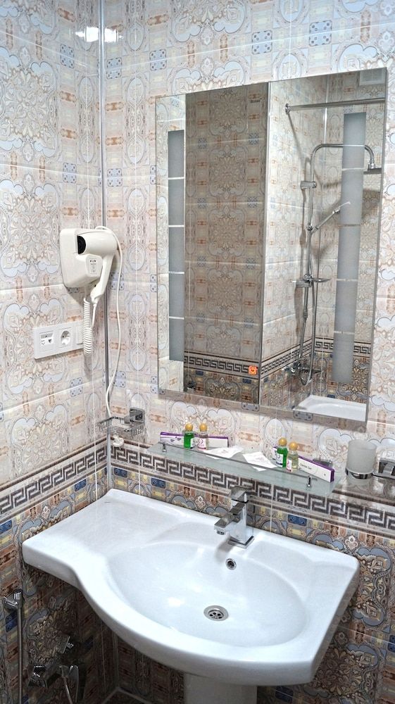 Shahriston Standard Twin Room 5