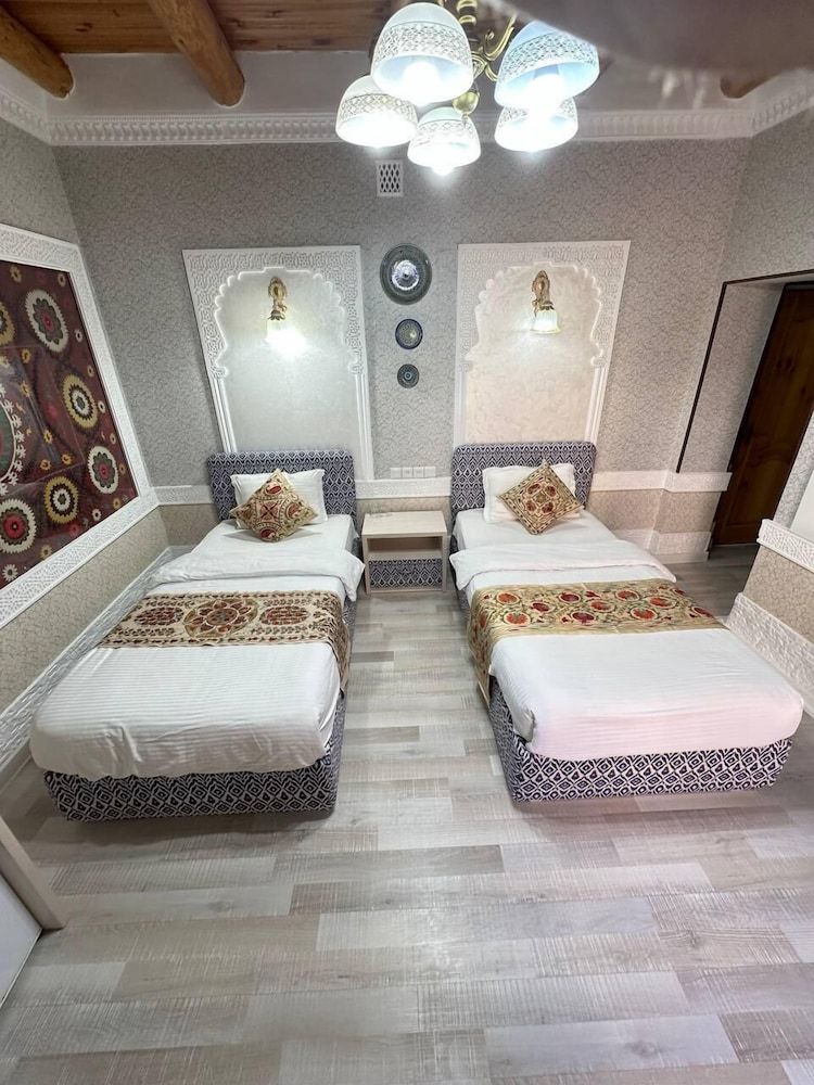GRAND NODIRBEK Deluxe Twin Room 4