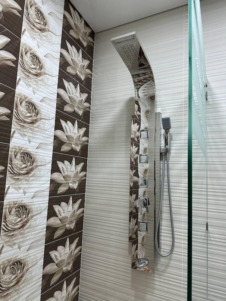 GRAND NODIRBEK Deluxe Twin Room 10