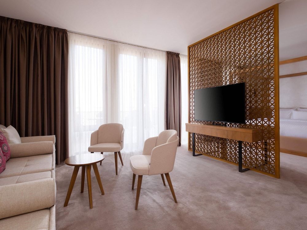 Deluxe Suite, 1 Double Bed, Balcony