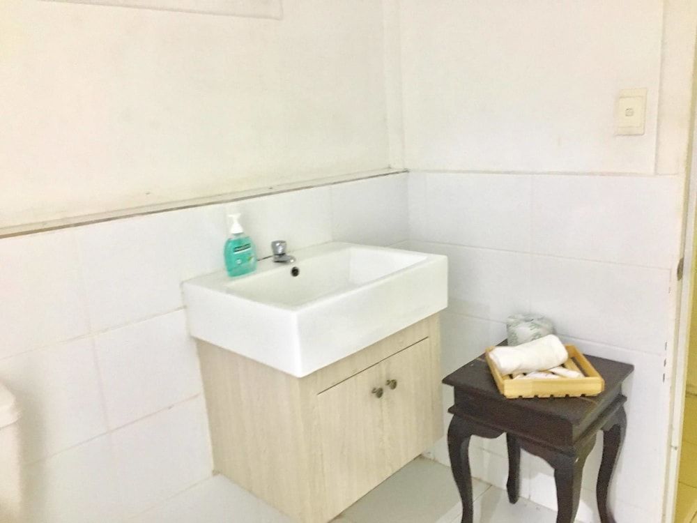 Apia Inn Deluxe Quadruple Room, Mountain View 4