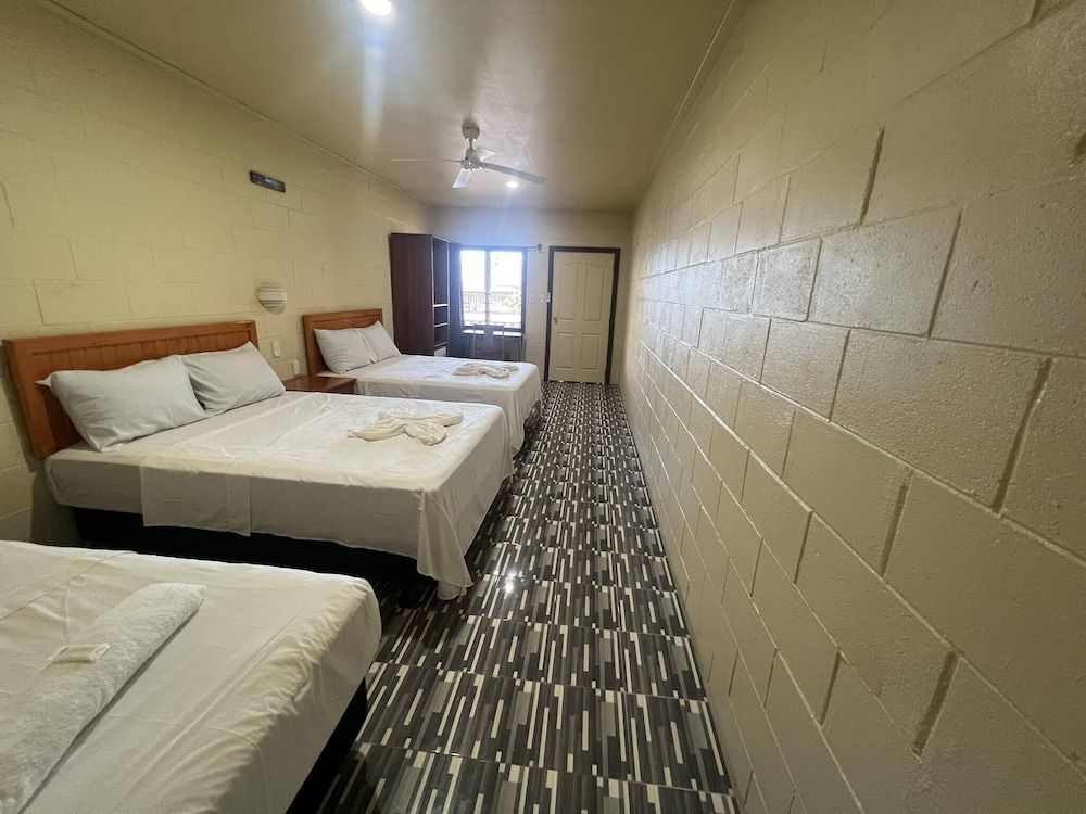 Transit Motel - Hostel Standard Quadruple Room