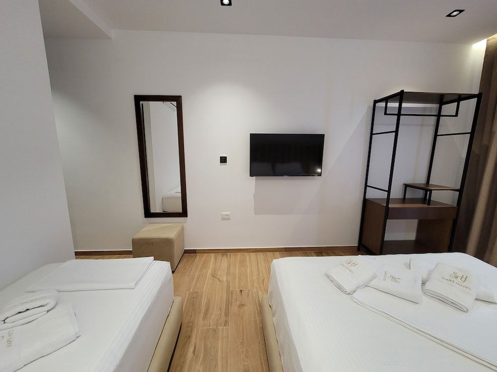 Siars Hotel Deluxe Triple Room, Sea View 6