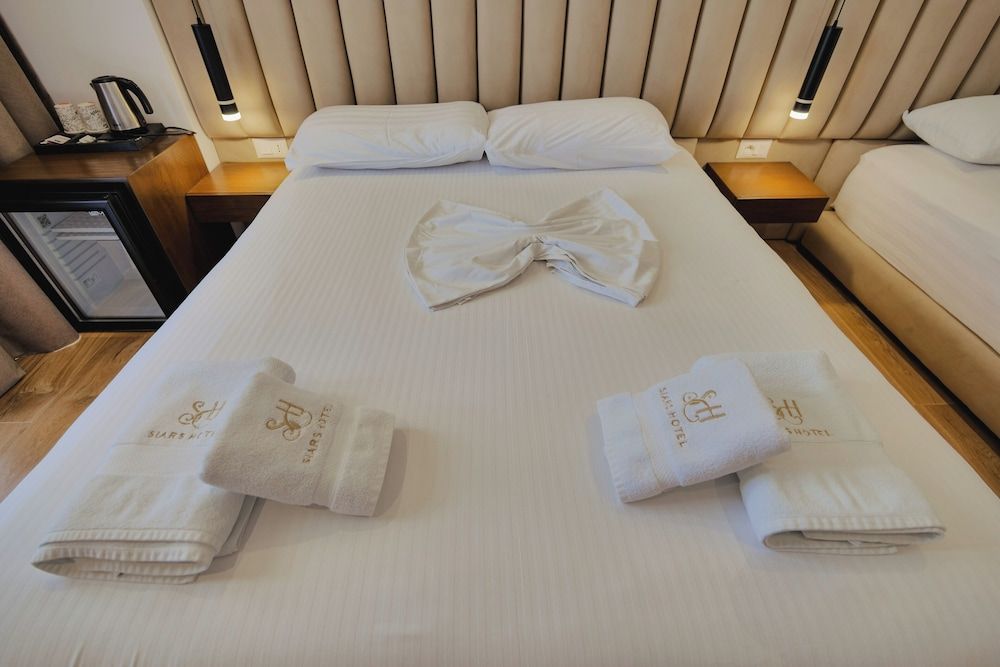 Siars Hotel Deluxe Triple Room, Sea View 10