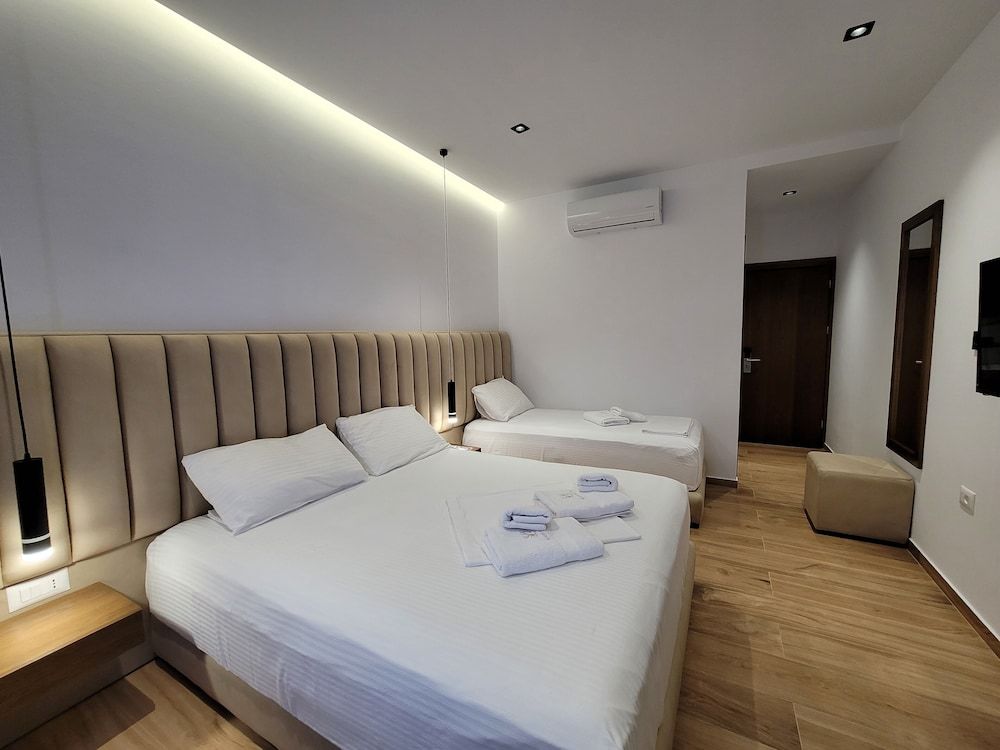 Siars Hotel Deluxe Triple Room, Sea View 5