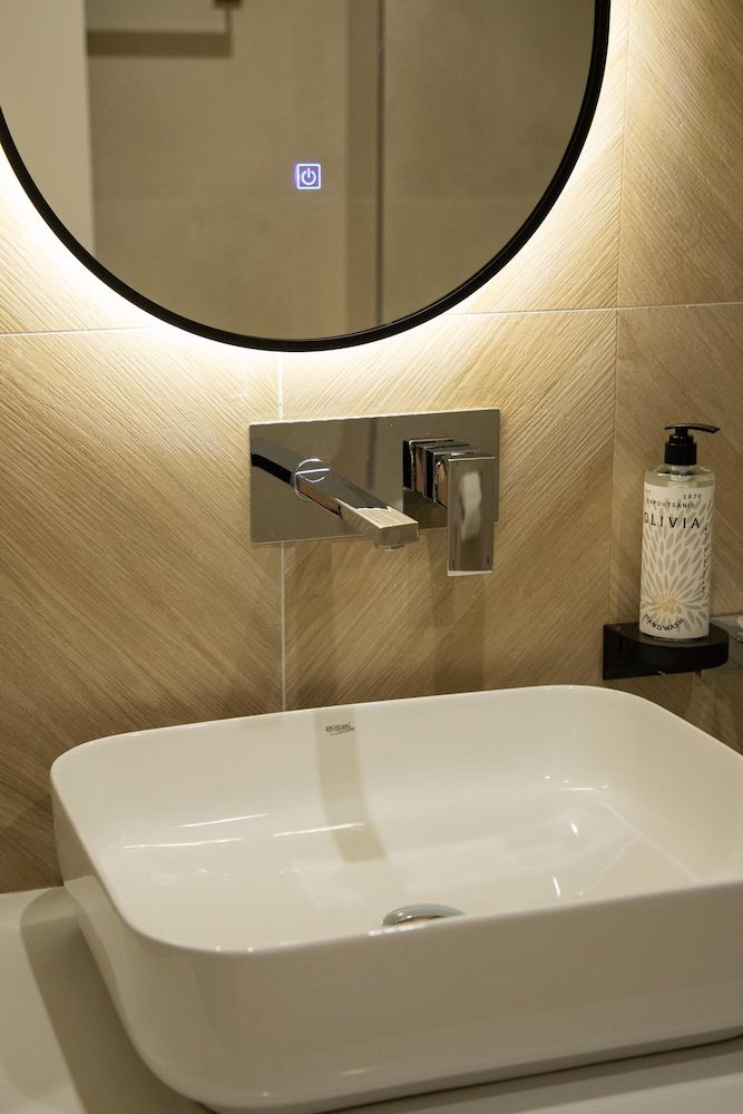 Hotel Colosseum Deluxe Double Room, Balcony 10