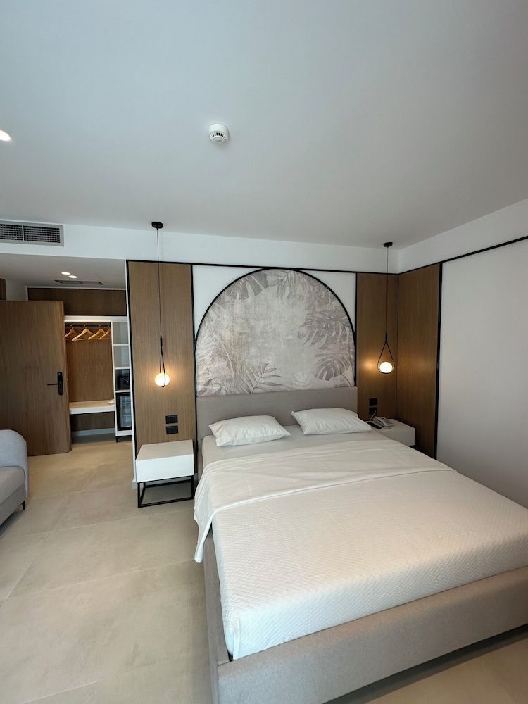 Hotel Colosseum Deluxe Double Room, Balcony 4