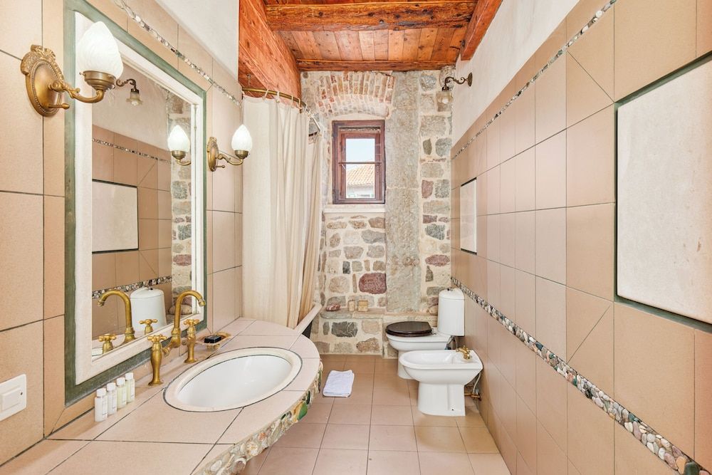 Kotor Nest Signature Room, 1 King Bed, Shared Bathroom, City View 5