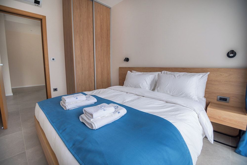 Royal Blue Resort & Residence Premium Apartment, 3 Bedrooms, Balcony