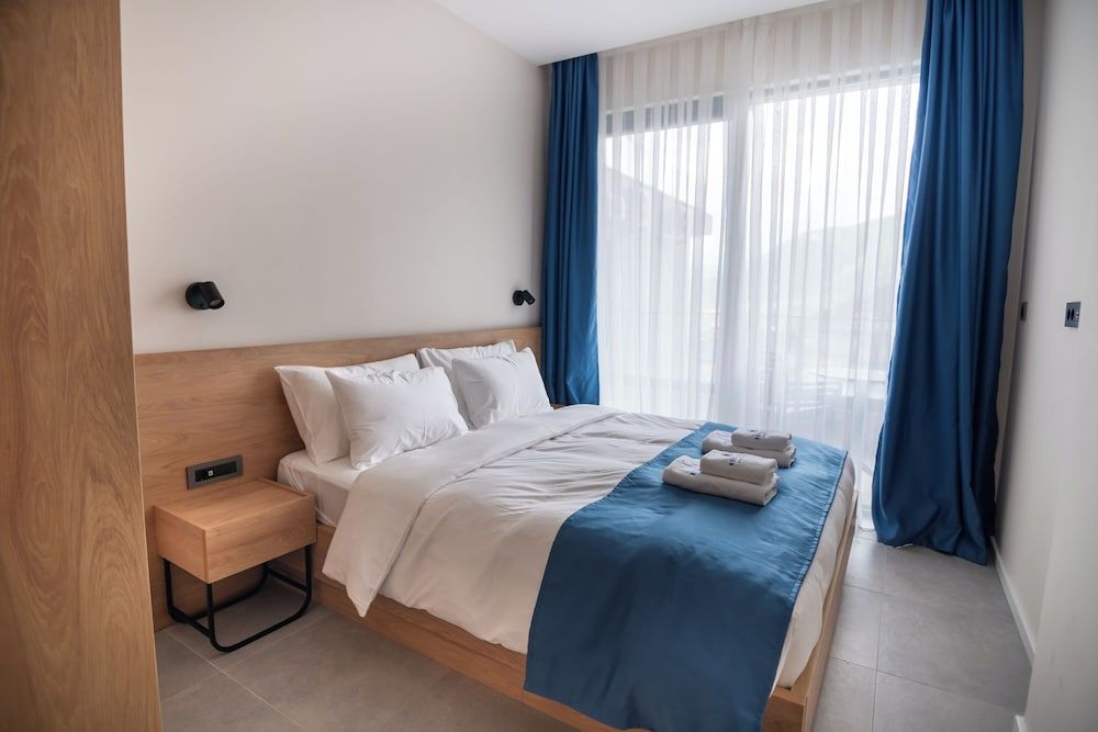 Royal Blue Resort & Residence Premium Apartment, 3 Bedrooms, Balcony 2