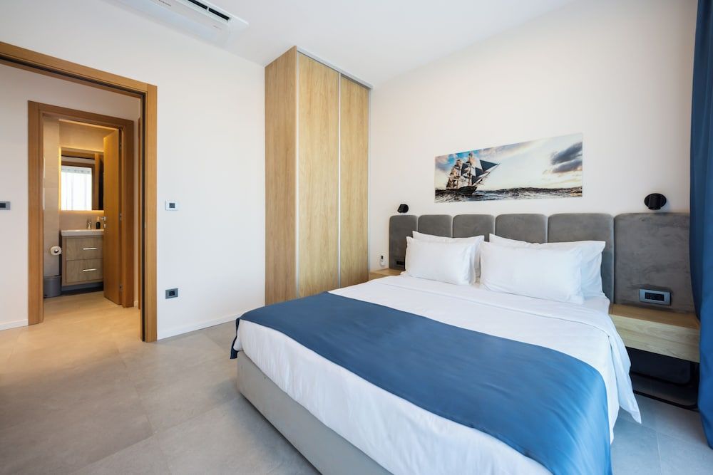 Royal Blue Resort & Residence Presidential Apartment, 2 Bedrooms, Balcony 3