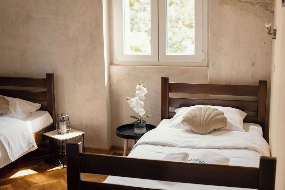 Basic Triple Room