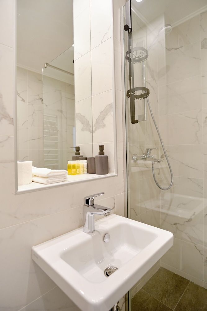 Zebra Standard Double or Twin Room 4