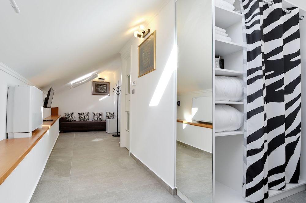 Zebra Standard Double or Twin Room 7