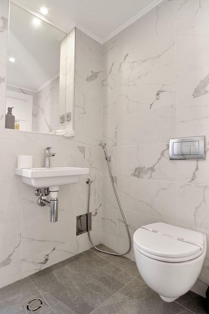 Zebra Standard Double or Twin Room 5