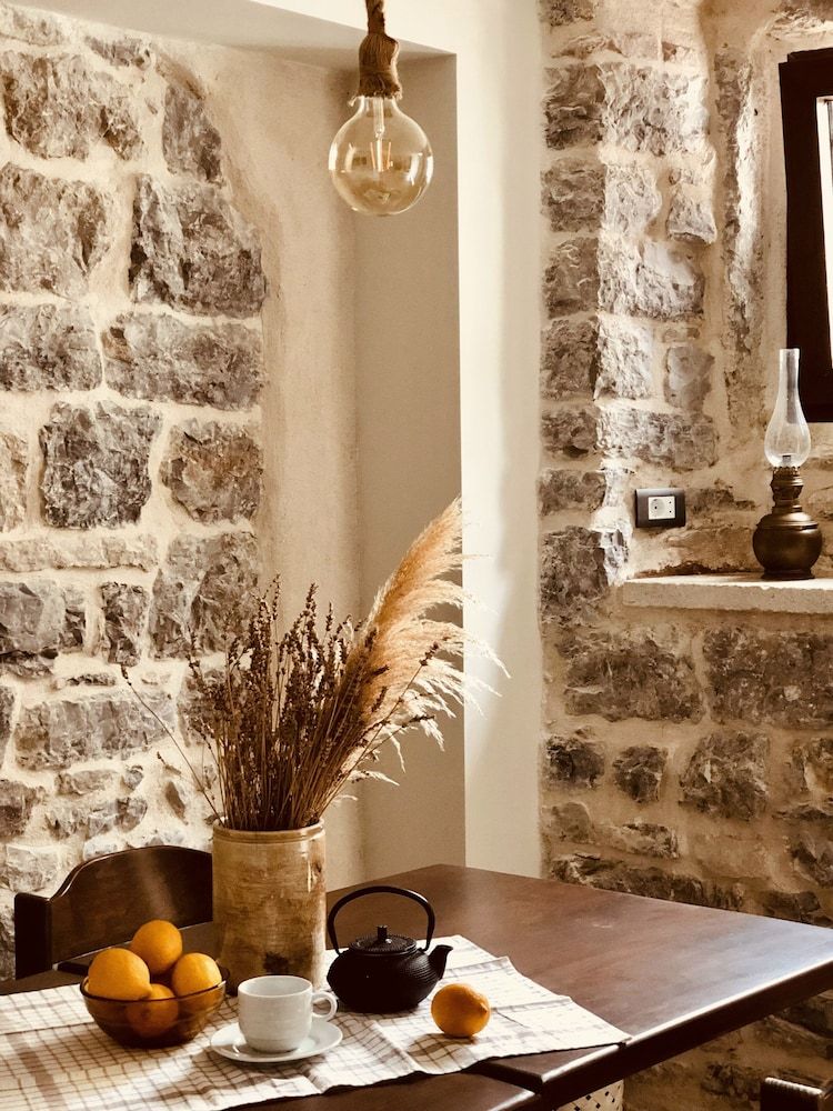 Giraffe Classic Double or Twin Room, Shared Bathroom 15