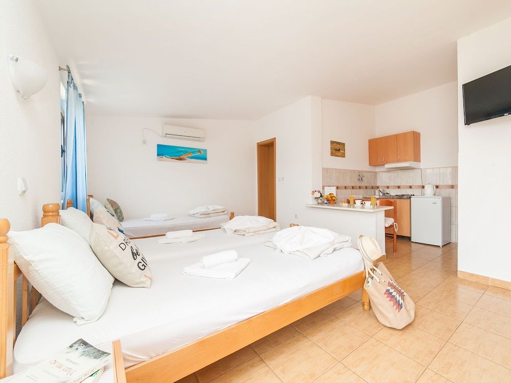 Standard Studio, 3 Twin Beds, Balcony, Sea View