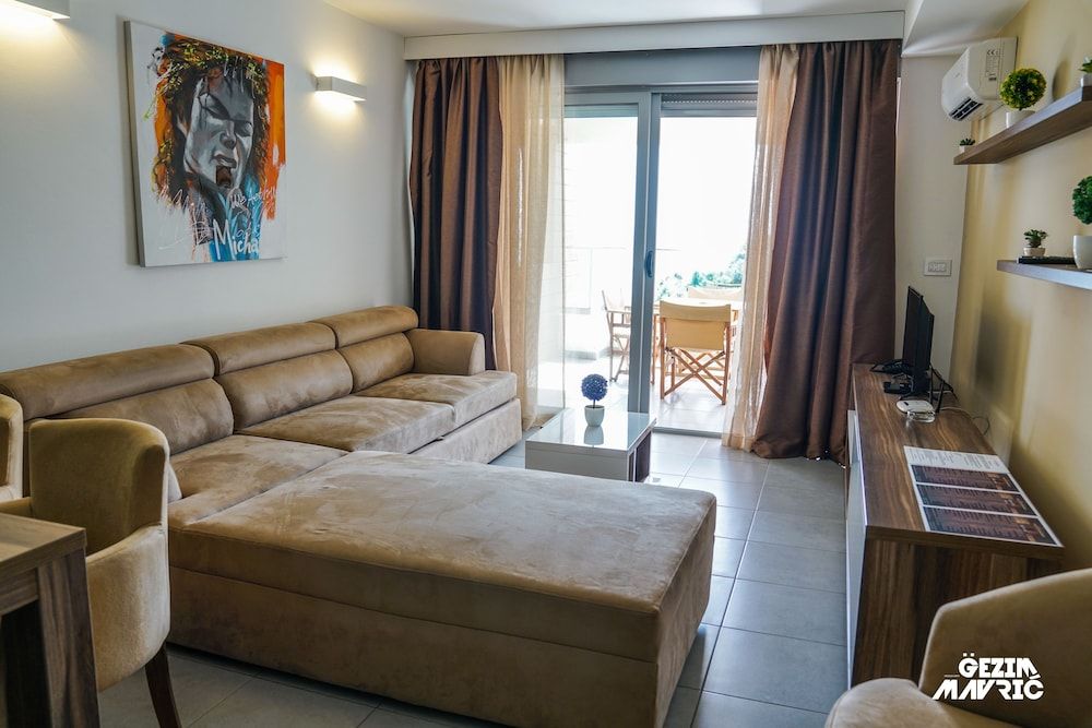 Comfort Suite, 1 Bedroom, Balcony