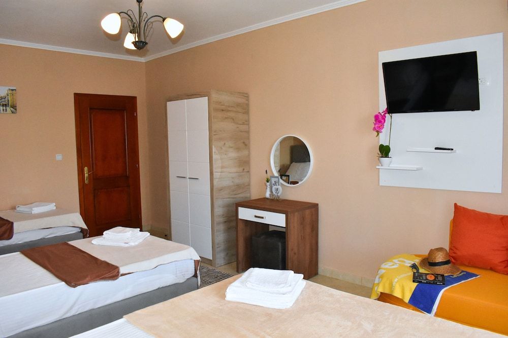Apartment, Lake View