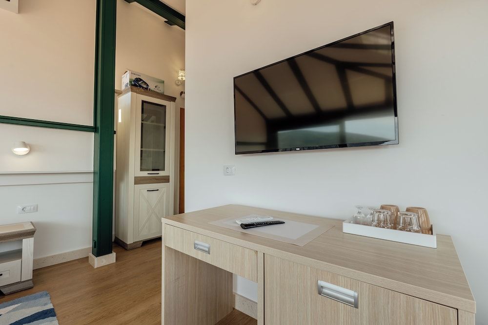 Villa Stari Grad Deluxe Double Room, Bay View 13