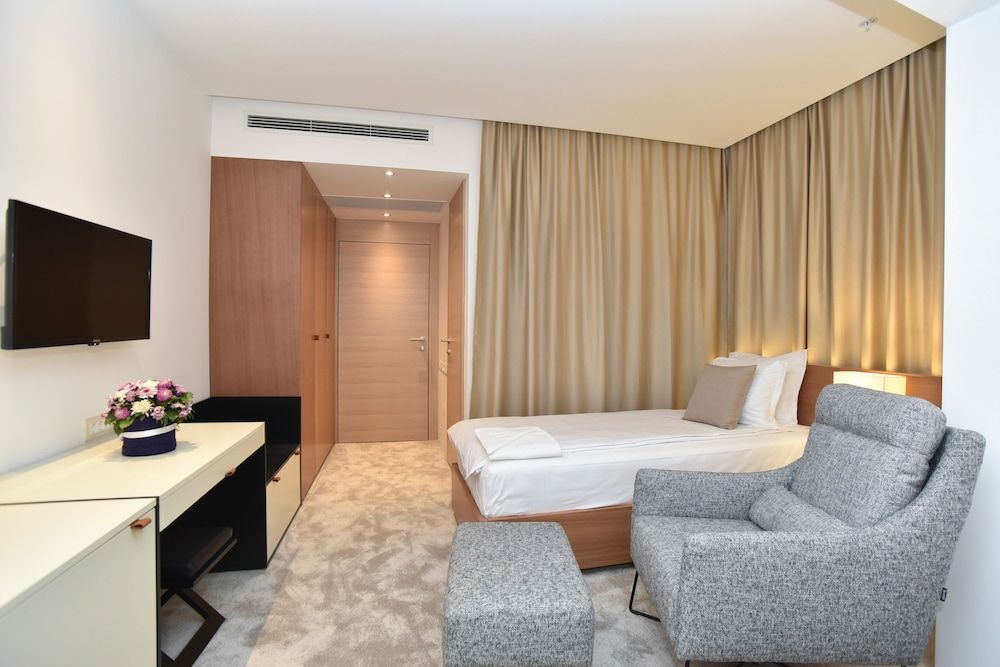 Deluxe Twin Room, 2 Twin Beds, Accessible, Non Smoking