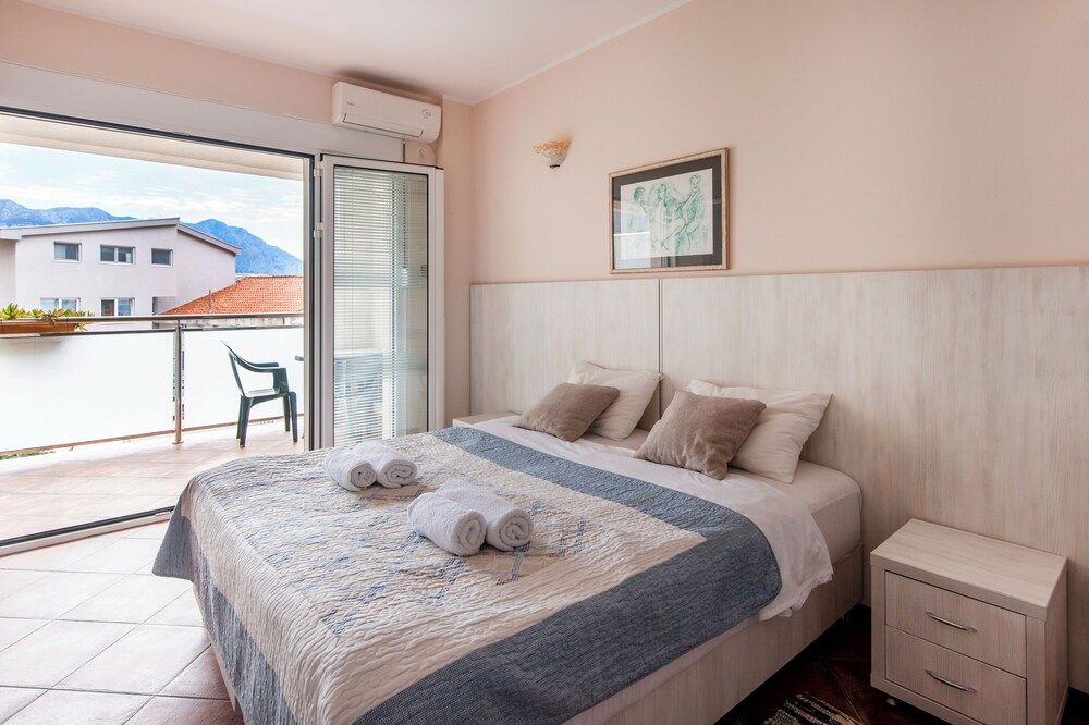Sea view studio apartment (third floor)