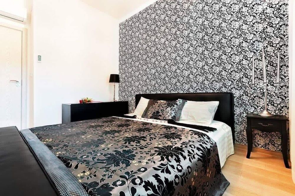 Panoramic Apartment, Jetted Tub, Sea View (Italy)