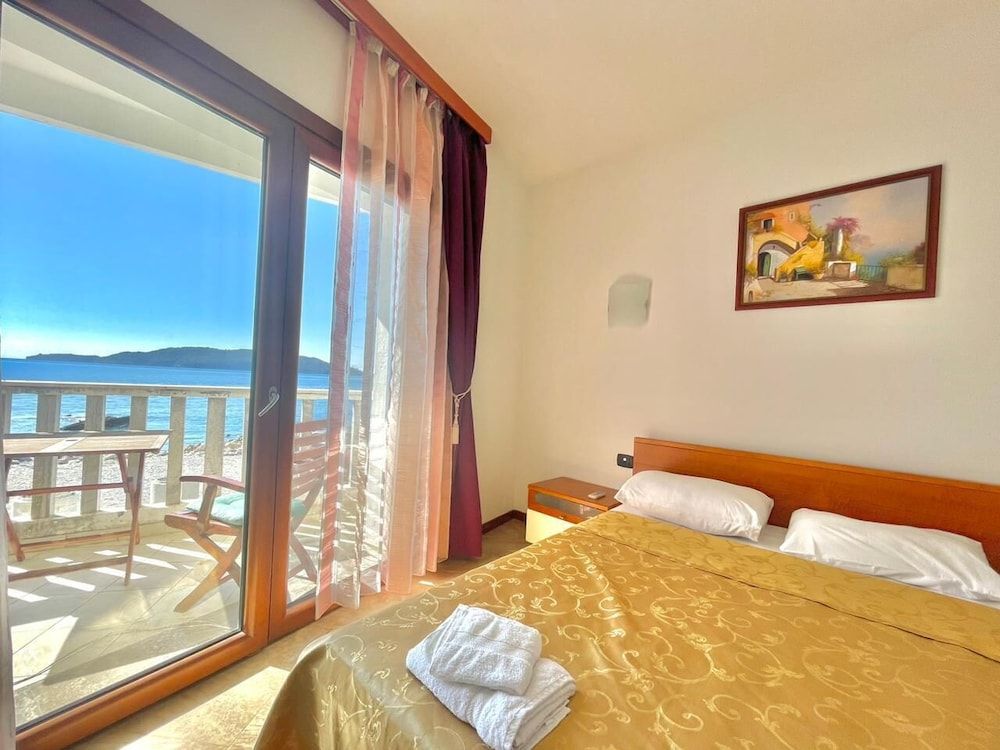 Grand Apartment, 3 Bedrooms, Sea View