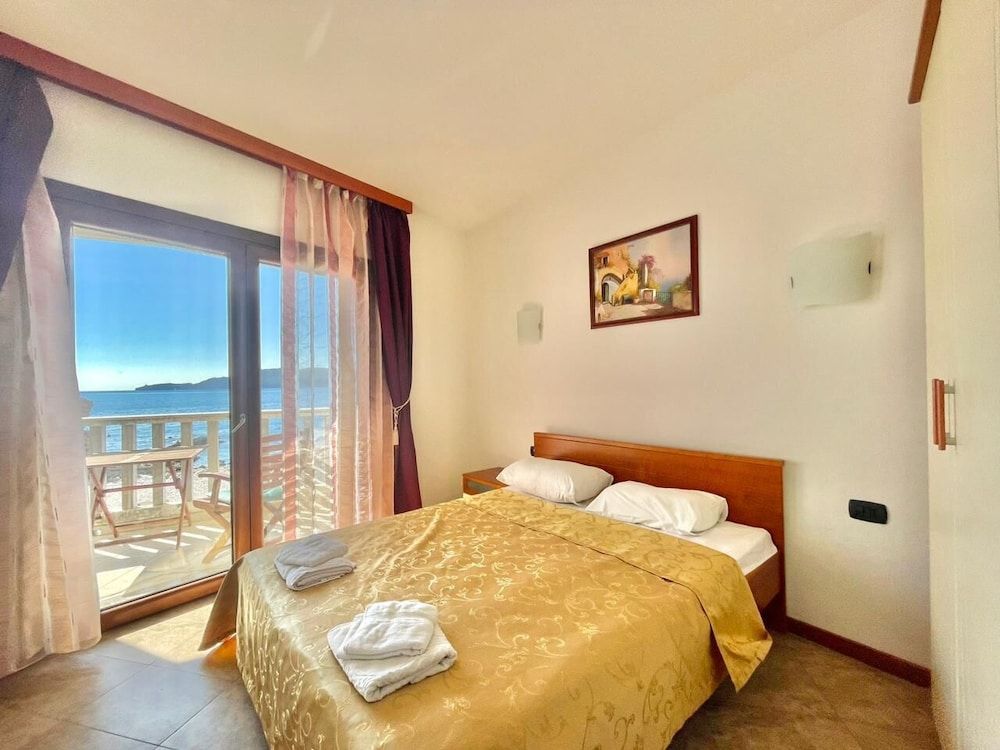 Grand Apartment, 3 Bedrooms, Sea View