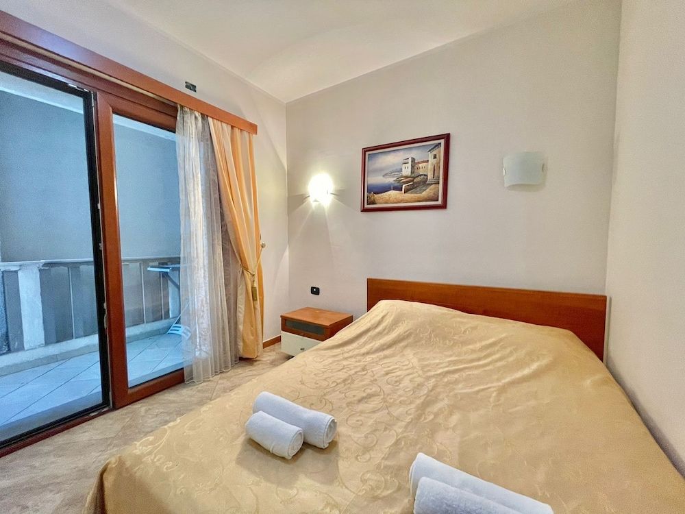 Standard Apartment, 1 Bedroom, Partial Sea View