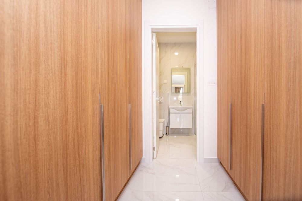 IN Property Apartments Signature Apartment 17