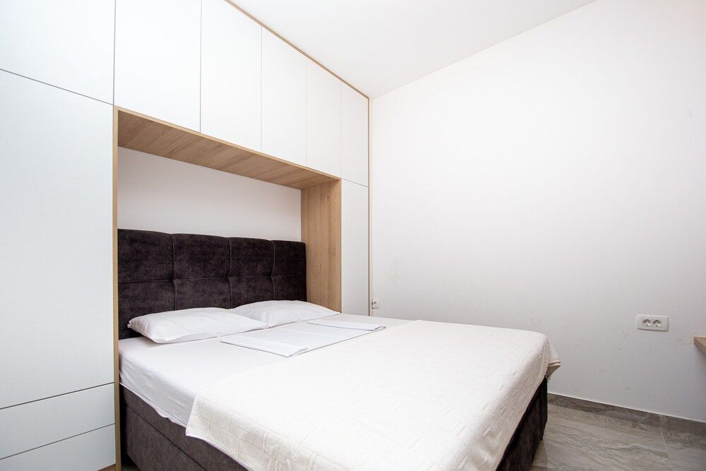 IN Property Apartments Apartment 2