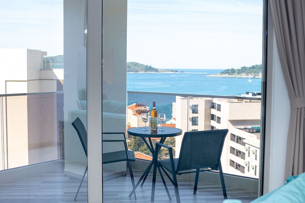 IN Property Apartments Signature Apartment 7