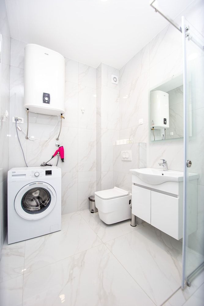 IN Property Apartments Signature Apartment 13