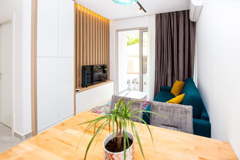 IN Property Apartments Apartment 8