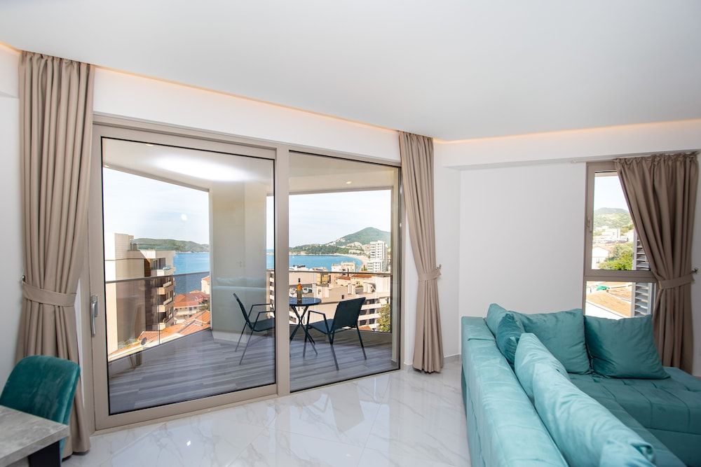 IN Property Apartments Signature Apartment 22