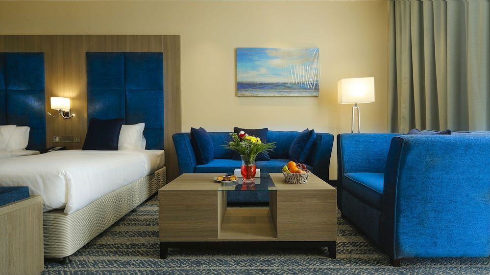 The Castle Premium Hotel Deluxe Twin Room, Multiple Beds 9