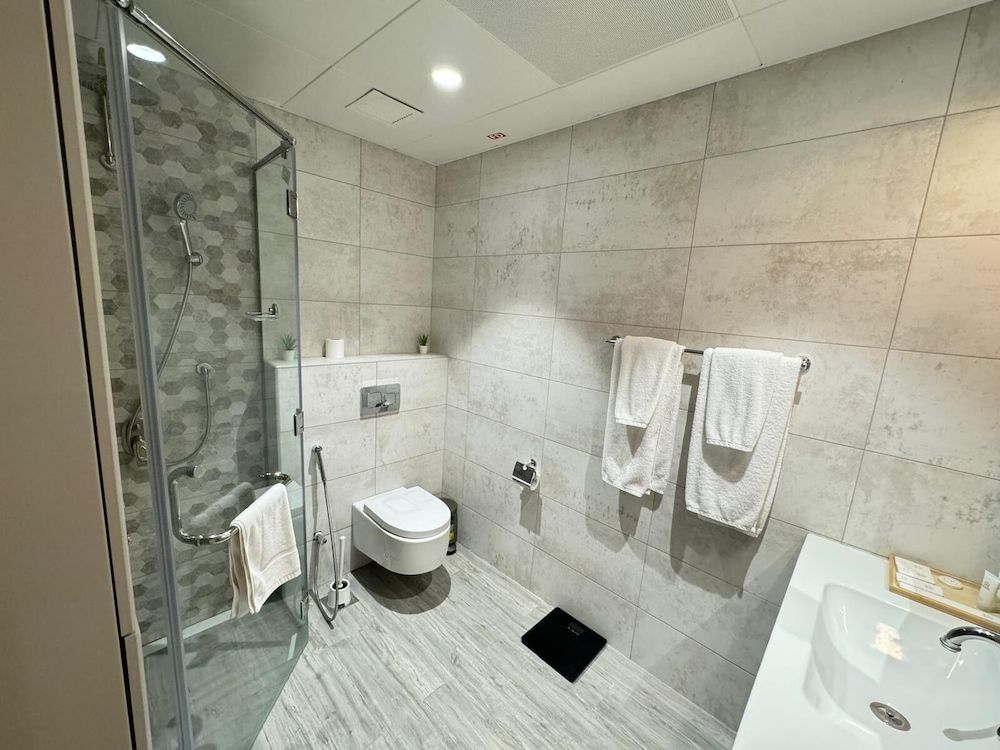 Al Manzil Residence & Suites Deluxe Apartment 15