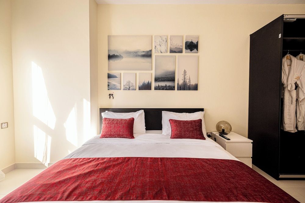 Al Manzil Residence & Suites Deluxe Apartment 9