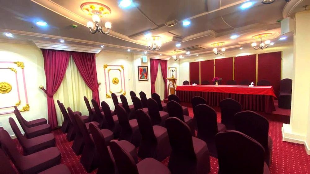 undefined Majestic Hotel 8