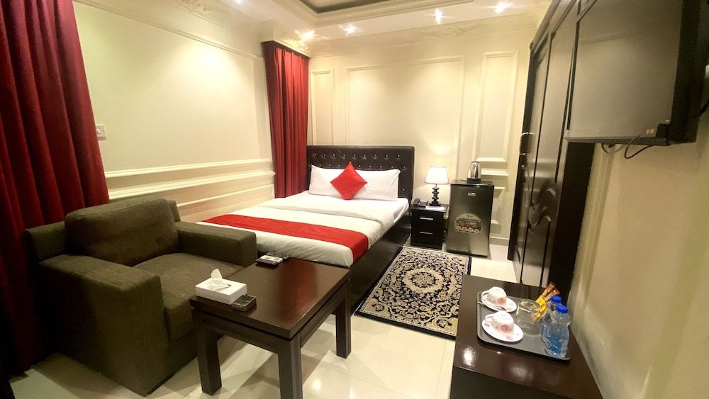 undefined Majestic Hotel 4