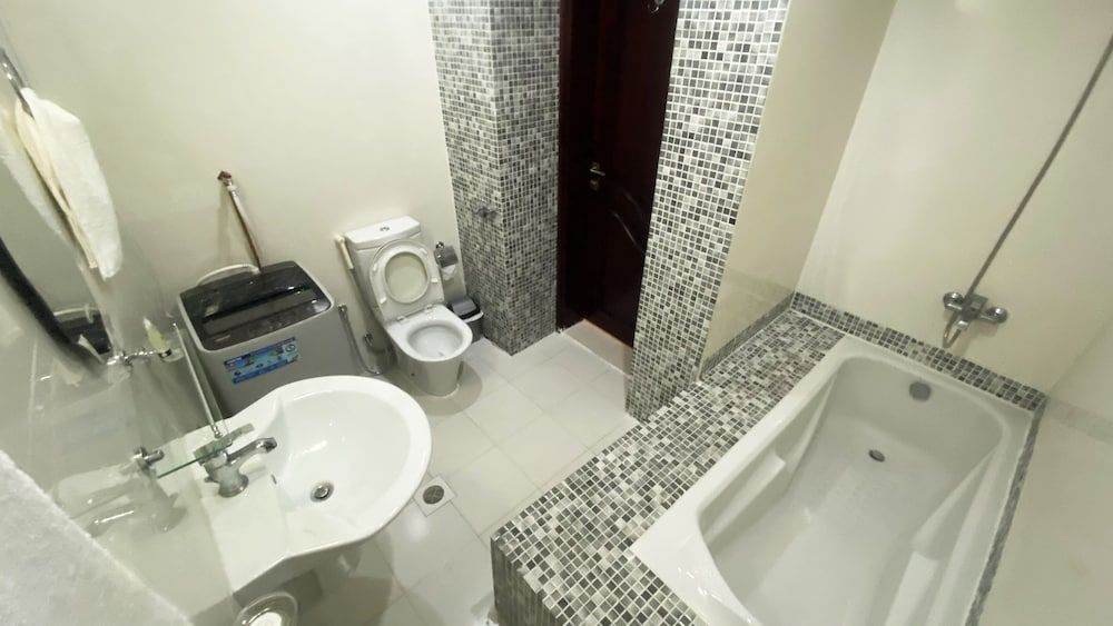 undefined Majestic Hotel 7